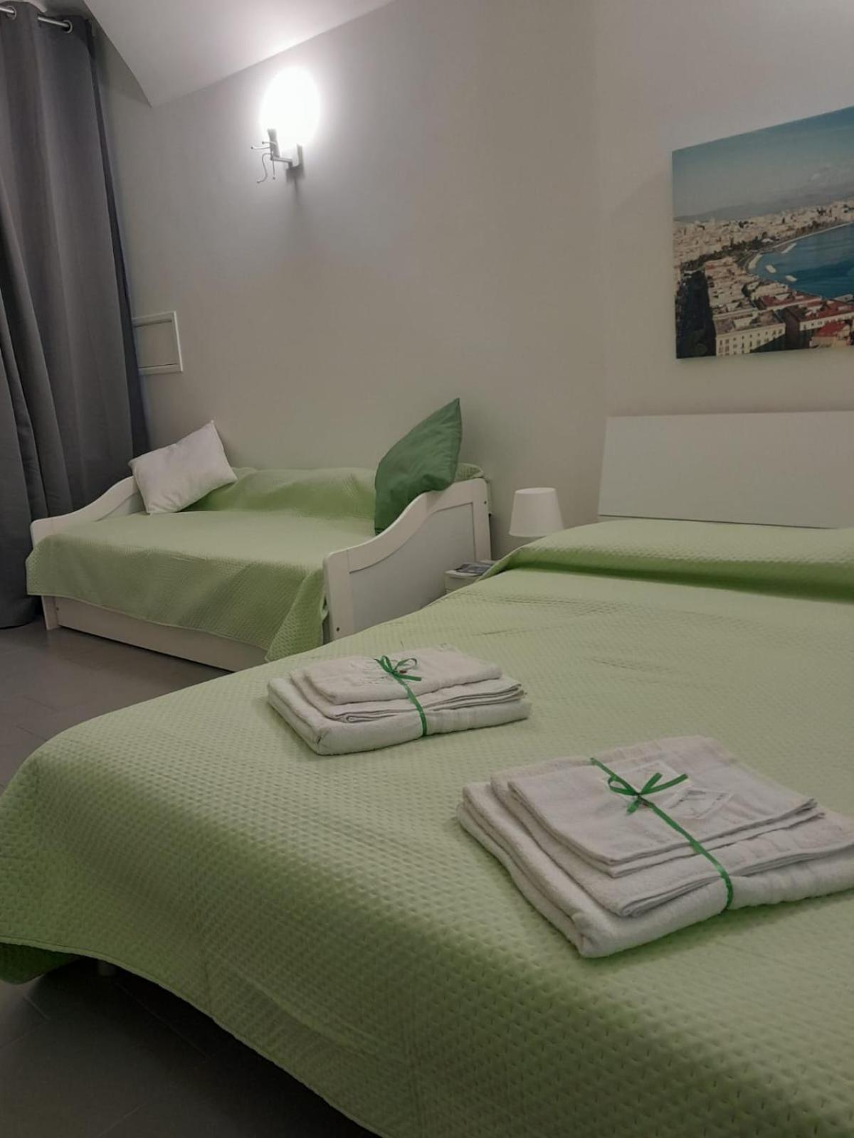 Monteoliveto 5 Bed & Breakfast Napoli Ngoại thất bức ảnh
